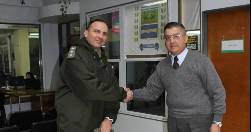 Un comandante de Gendarmeriacutea le anuncioacute a su superior que se auto percibe mujer