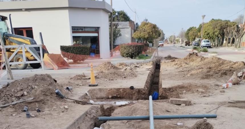 Avanza la renovacioacuten de la red de agua potable en Caleufuacute