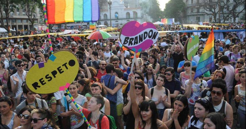 Igualdad y diversidad el pedido de los dirigentes en el Diacutea del Orgullo LGBT