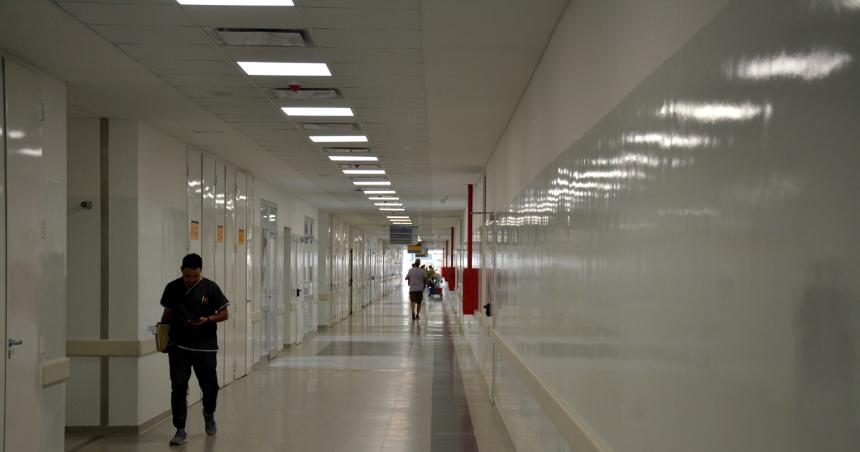 Visita guiada por autoridades- El Diario en el Hospital de Complejidad Creciente Reneacute Favaloro