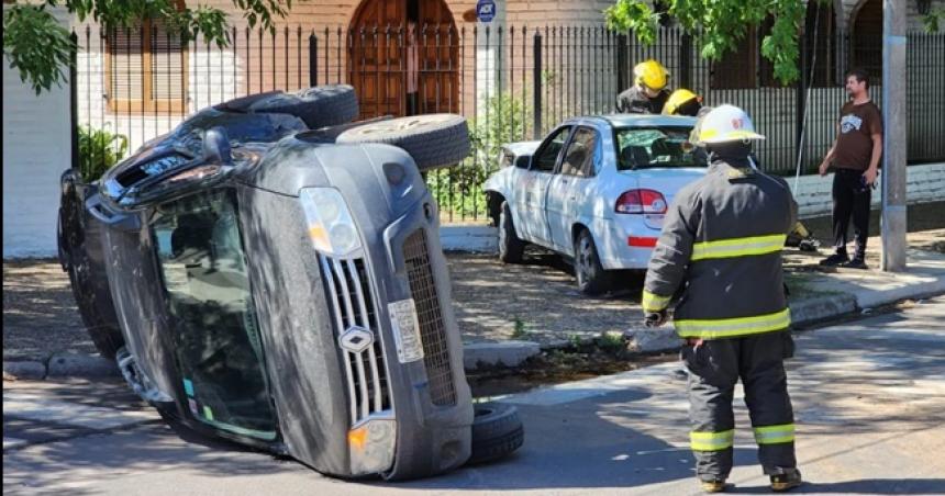 Dos mujeres heridas tras un choque y vuelco en General Pico
