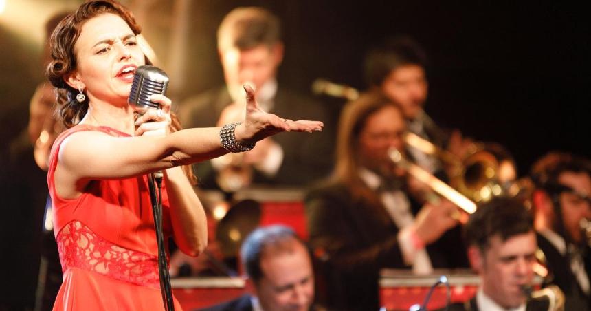 La bioacuteloga que formoacute su big band de jazz