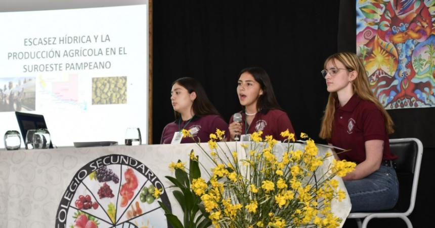 El derecho al agua y el tratamiento de la basura en el centro de la escena