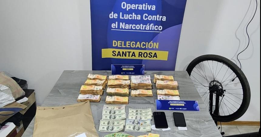 Tres detenidos en un operativo por drogas en Santa Rosa