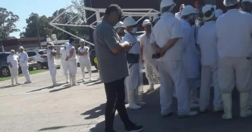 Reclaman porque Carnes Pampeanas cortoacute el servicio de traslado hasta el frigoriacutefico