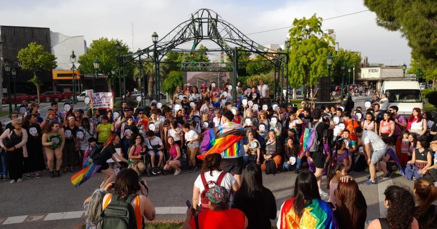 Concentracioacuten en la plaza por el orgullo disidente
