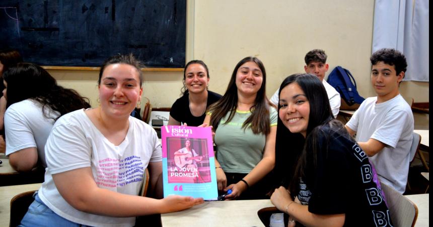 Todo es revista un desafiacuteo de estudiantes de la UNLPam