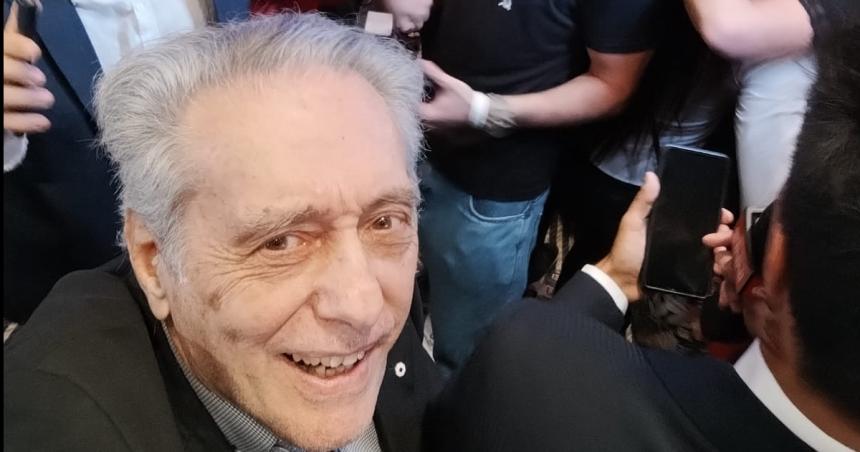 El pampeano Filgueira Lima de festejo en el buacutenker de Milei