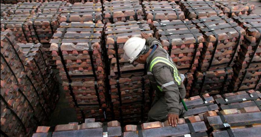 El doacutelar para exportar ahora quedoacute en  620