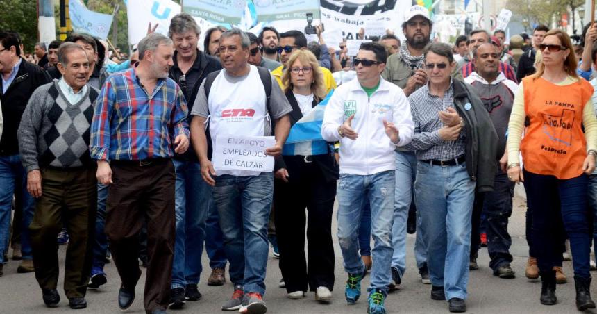 La Intersindical advierte que el bono y la claacuteusula gatillo ya estaban presupuestados