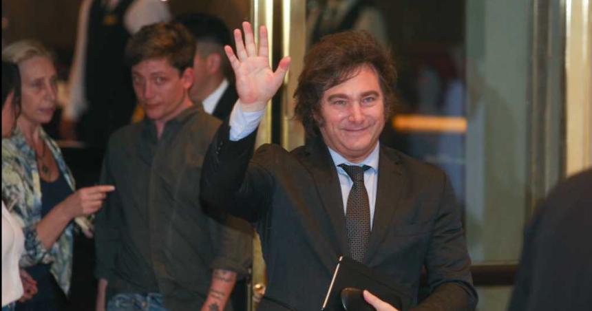 Javier Milei descartoacute que vaya a eliminar la coparticipacioacuten  