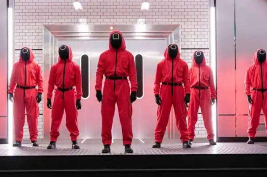 Netflix estrena el poleacutemico reality de El Juego del Calamar