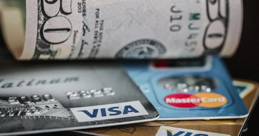 Golpe al doacutelar tarjeta- aumento de percepciones de AFIP