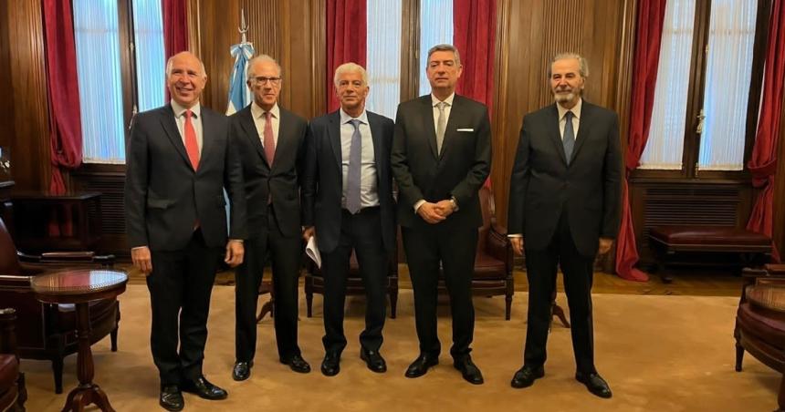 Cuacuteneo Libarona se reunioacute con los integrantes de la Corte Suprema
