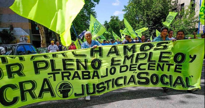 La UOCRA se declaroacute en alerta por los anuncios de Milei sobre la obra puacuteblica