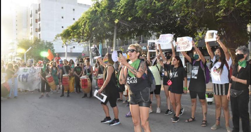 25N- Hace falta mucho maacutes que un par de gritos para arrebatarnos lo conseguido