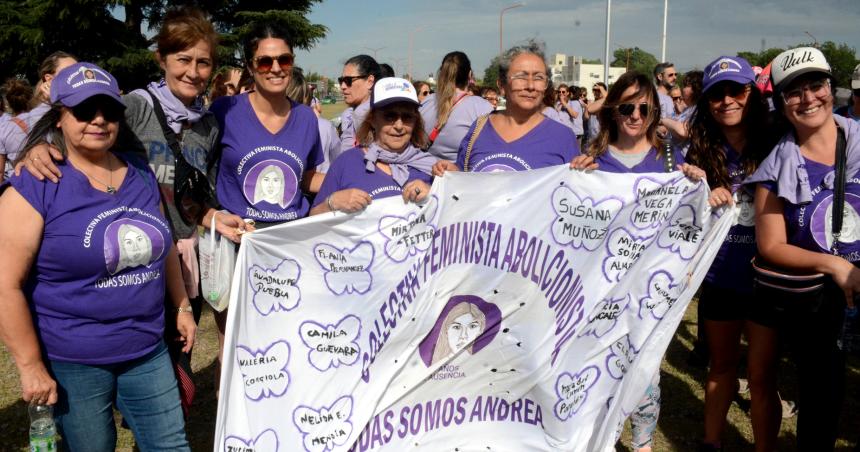 Caminata placa y muestra por el 25N