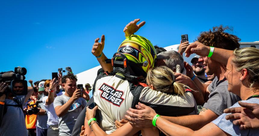 Suaacuterez ganoacute y quiere hacer historia