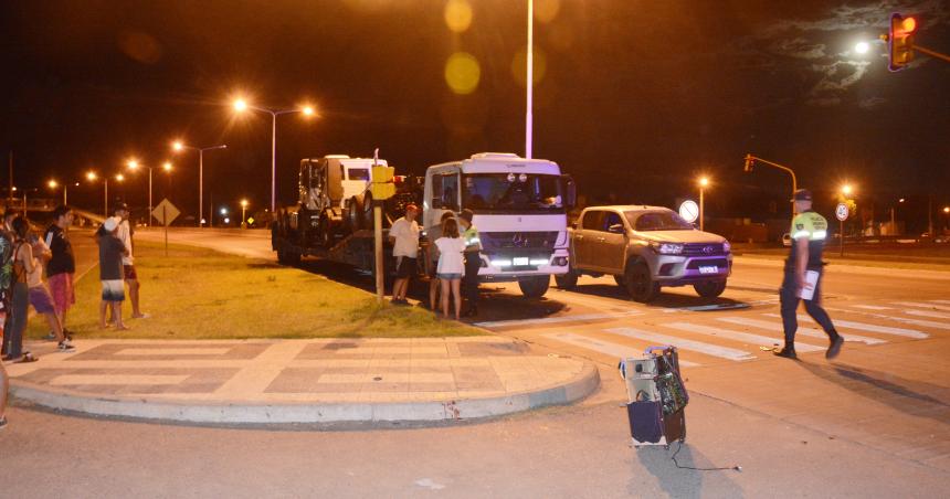 Peligrosa maniobra en moto y una fuerte caiacuteda