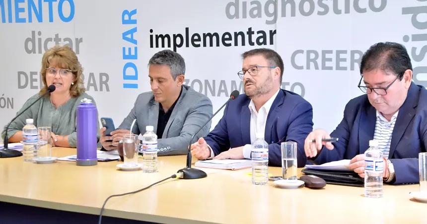 Segundarios de gestioacuten privada tienen hasta fin de antildeo para completar el traacutemite