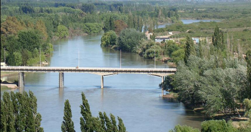 Por el deshielo aumenta el caudal del riacuteo Colorado y la erogacioacuten en Casa de Piedra