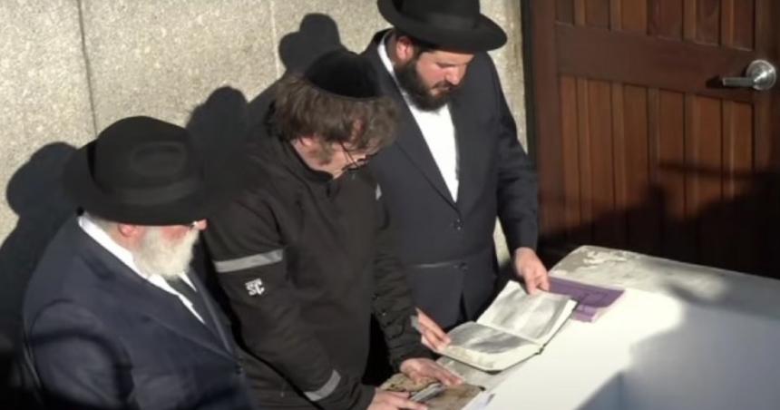 Milei en Estados Unidos- visitoacute la tumba del rebe de Lubavitch en Nueva York