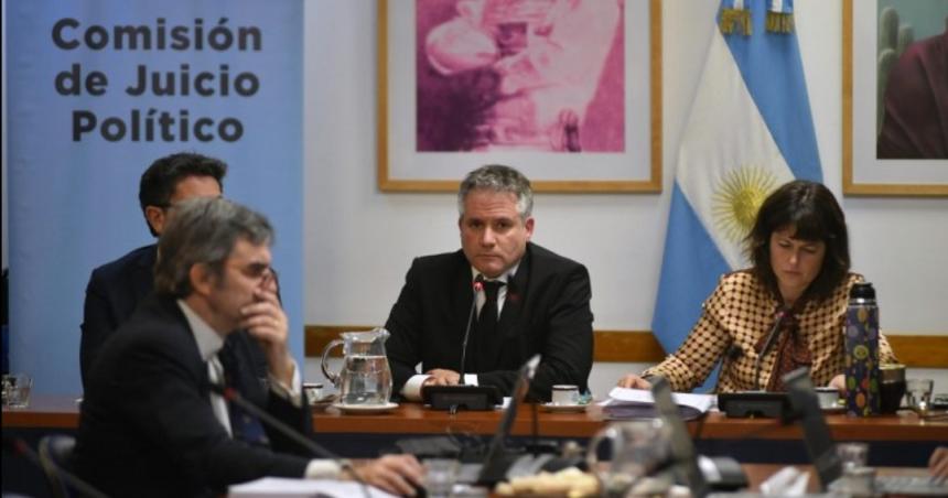 La Comisioacuten de Juicio Poliacutetico se reuacutene por uacuteltima vez y dictamina contra la Corte