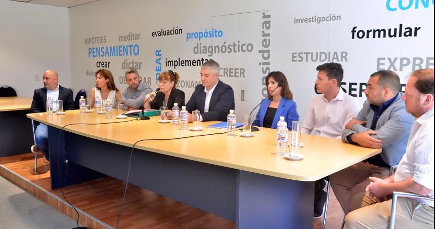 Legislatura- dictamen por mayoriacutea para los pliegos de EMPATEL y PAMPETROL