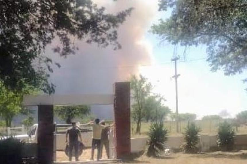 Tuvieron que evacuar una escuela por la amenaza del fuego