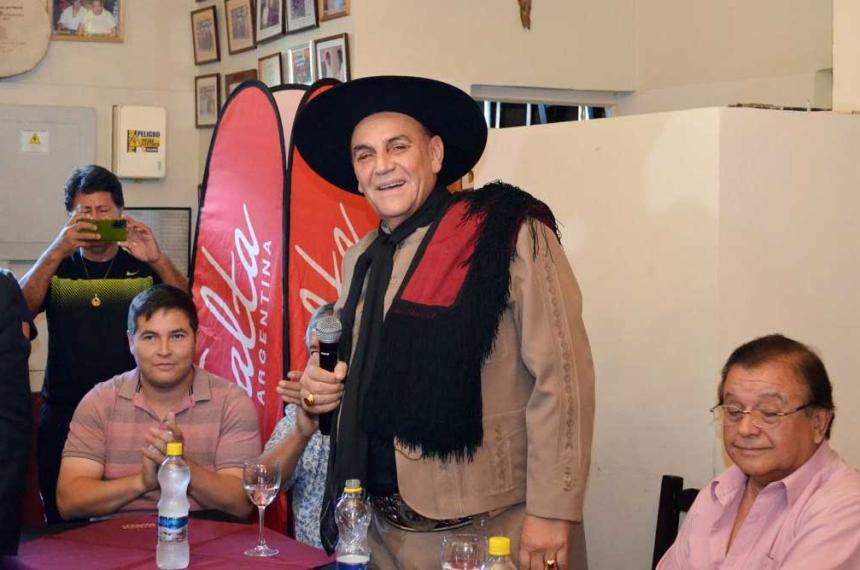 Quieacutenes son los artistas que se presentaraacuten en Cosquiacuten