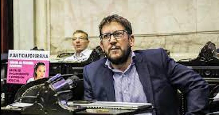 Peacuterez Araujo se retiroacute de la comisioacuten de Juicio Poliacutetico a la Corte