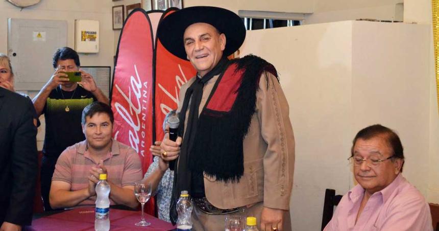 Quieacutenes son los artistas que se presentaraacuten en Cosquiacuten