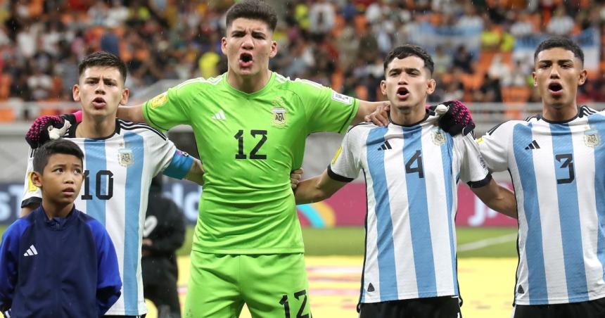 El arquero de la sub-17 tuvo que cerrar su Instagram