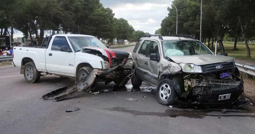 Dos camionetas chocaron en la ruta 35 al sur de Santa Rosa