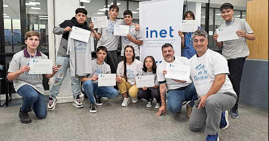 Distinguieron a estudiantes pampeanos en la Olimpiacuteada Nacional de Educacioacuten Teacutecnico Profesional