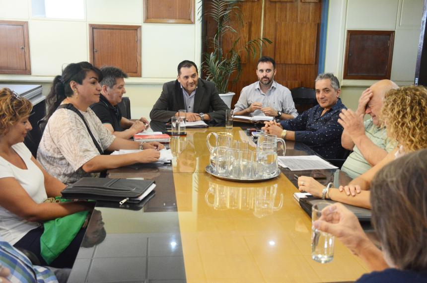 Paritaria estatal- habraacute aumento aguinaldo y bono de fin de antildeo