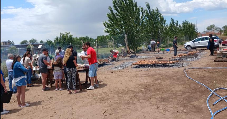 Realizaron pollada a beneficio del Colegio Santo Tomaacutes