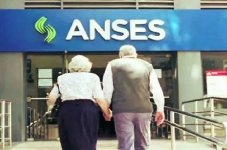 ANSES- quieacutenes cobran este lunes el aguinaldo y el bono de 55 mil
