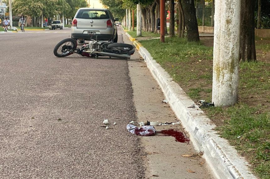 Fallecioacute un chico de 17 antildeos tras accidentarse en moto en Dorila