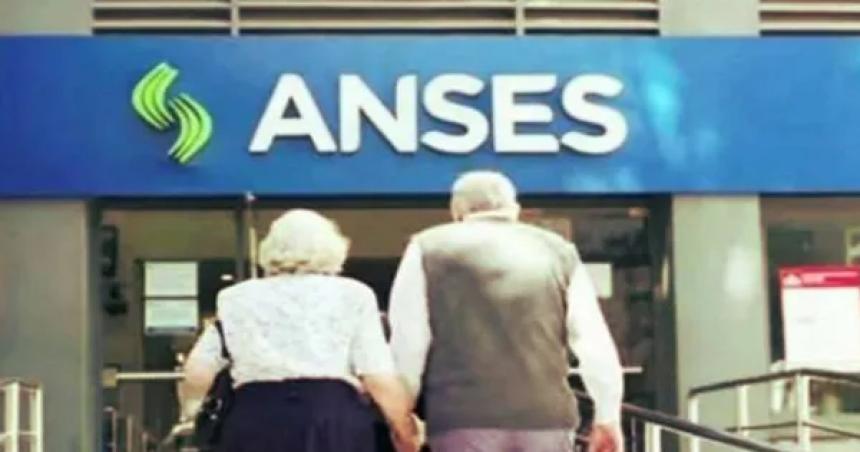 ANSES- quieacutenes cobran este lunes el aguinaldo y el bono de 55 mil
