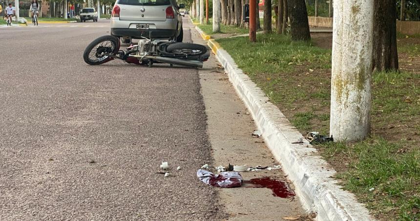 Fallecioacute un chico de 17 antildeos tras accidentarse en moto en Dorila