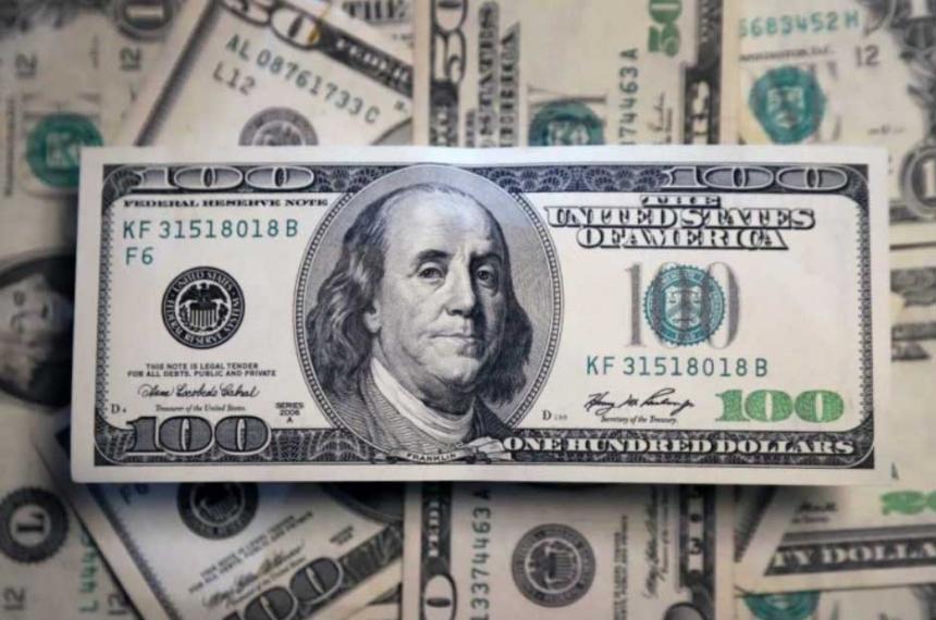 Caputo podriacutea conseguir US23000 millones para salir del cepo y avanzar con la dolarizacioacuten