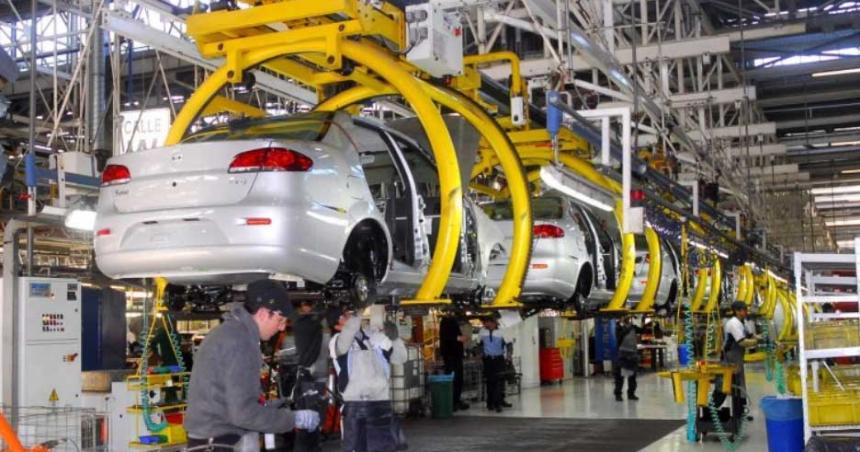 La produccioacuten nacional de automoacuteviles aumentoacute 6-en-porciento- en noviembre