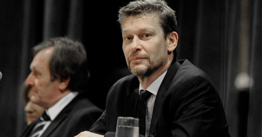 Alpa retoma su cargo como rector