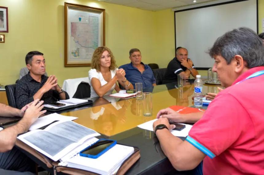 El Gobierno convocoacute a retomar  este lunes el diaacutelogo en la paritaria