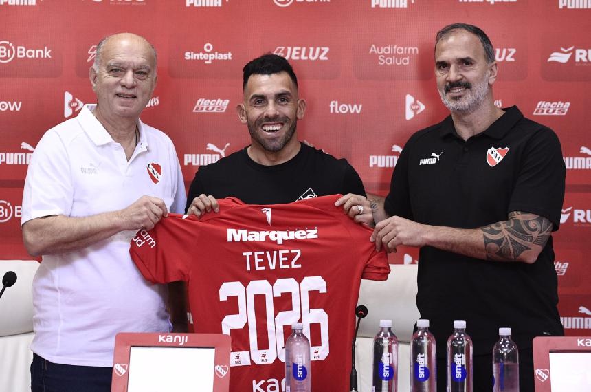 Teacutevez renovoacute su contrato con Independiente hasta 2026