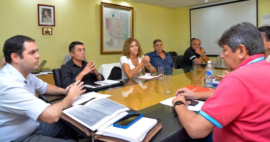 El Gobierno convocoacute a retomar  este lunes el diaacutelogo en la paritaria