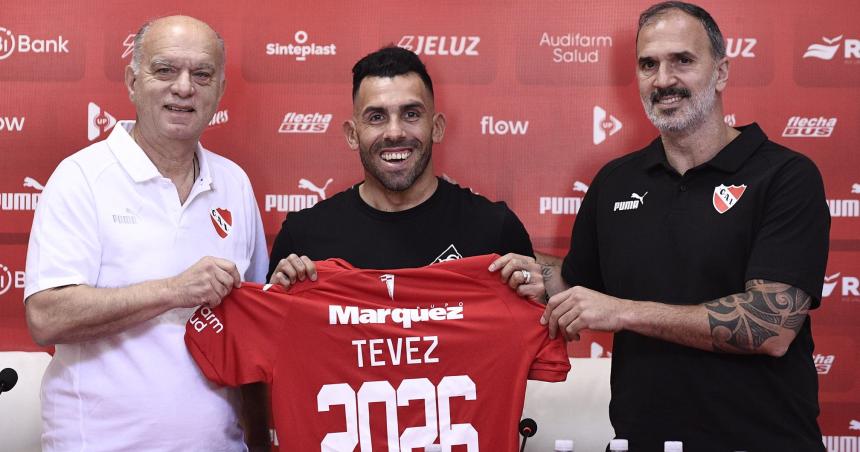 Teacutevez renovoacute su contrato con Independiente hasta 2026