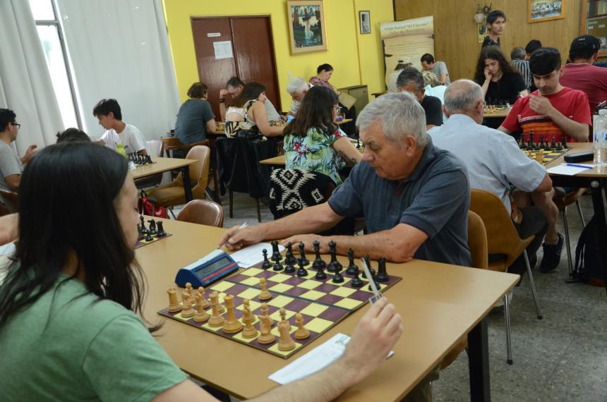 Ocho liacutederes luego de las dos primeras rondas