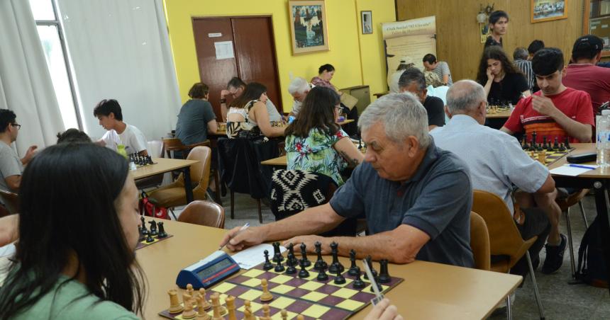 Ocho liacutederes luego de las dos primeras rondas